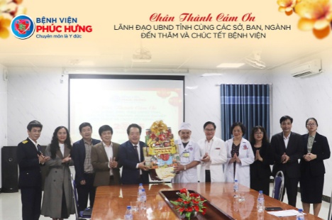 Phó Chủ tịch UBND tỉnh Võ Phiên đến thăm, chúc Tết Bệnh viện Phúc Hưng