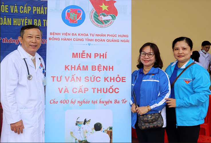 BỆNH VIỆN ĐKTN PHÚC HƯNG ĐỒNG HÀNH CÙNG TỈNH ĐOÀN QUẢNG NGÃI TỔ CHỨC KHÁM BỆNH, TƯ VẤN SỨC KHỎE VÀ CẤP PHÁT THUỐC MIỄN PHÍ CHO 400 HỘ NGHÈO HUYỆN BA TƠ